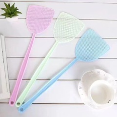 Summer Plastic Fly Swatter Manual Large Household Long Handle Durable Fly Swatter Mosquito Swatter Fly Swatter