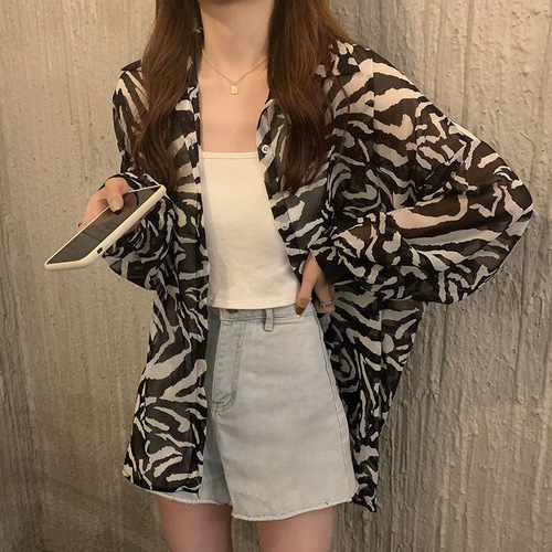 Retro Hong Kong-style sun-dried shirt jacket for women: Summer, laid-back vibe, loose fit, lightweight, long-sleeve chiffon blouse in a midi length