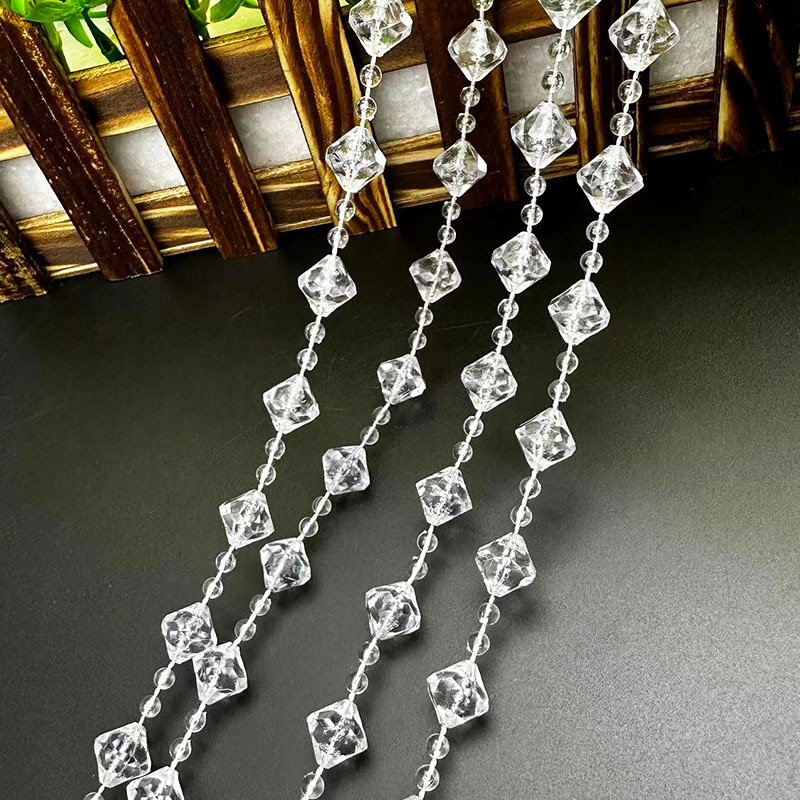 アクリルのコードの玉のウェディングの玉のカーテンの結婚式は水晶の道をまねて舞台の吊り下げの装飾の水晶のクリスマスツリーの玉のチェーンを引きます