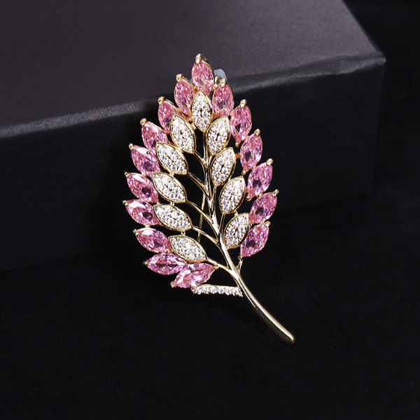 Sophisticated fashionable brooch with zircon