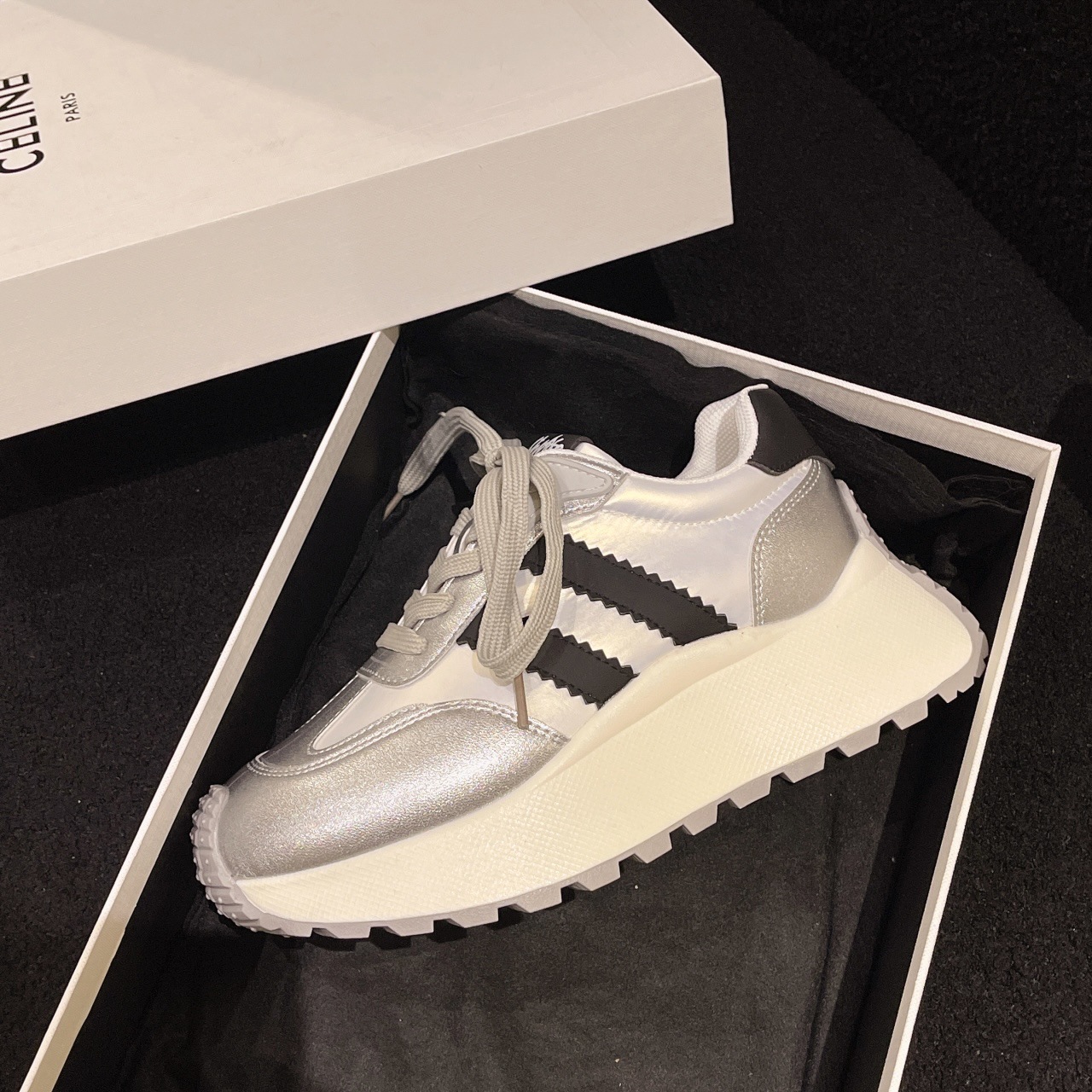 2024 primavera nuevos zapatos altos y pies que muestran los zapatos de papá pequeño zapatos deportivos transpirables de moda para mujer_voghion.com