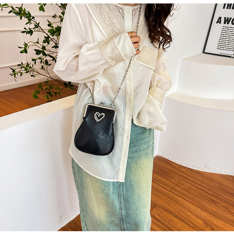 Personalized, fashionable and casual shell phone bag, new retro crossbody bag, lapel handbag, commuting single-shoulder crossbody bag undefined