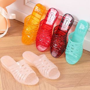 Ůʿˮ���¿���Ь͸���ļ�ԡ�ҋ��������Ӽҹ����⴩�r�����Ϸ���