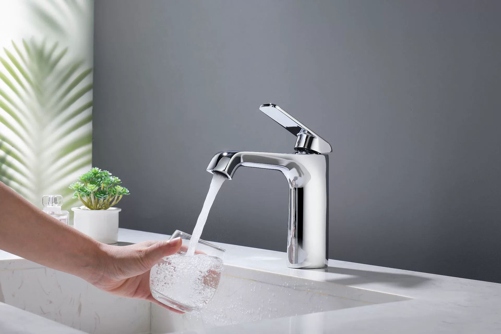 Новый латунный смеситель для умывальника с горячей и холодной водой, водопроводный кран для ванной, для гостиниц и апартаментов