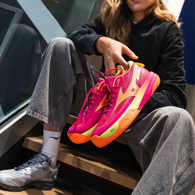 Purely Original New Mizuno Neo Jump Professional Volleyball Shoes for Women and Men, Sports Shoes for Couples, Shock-Absorbing Running Shoes Purely Original New Mizuno Neo Jump Professional Volleyball Shoes for Women and Men, Sports Shoes for Couples, Shock-Absorbing Running Shoes