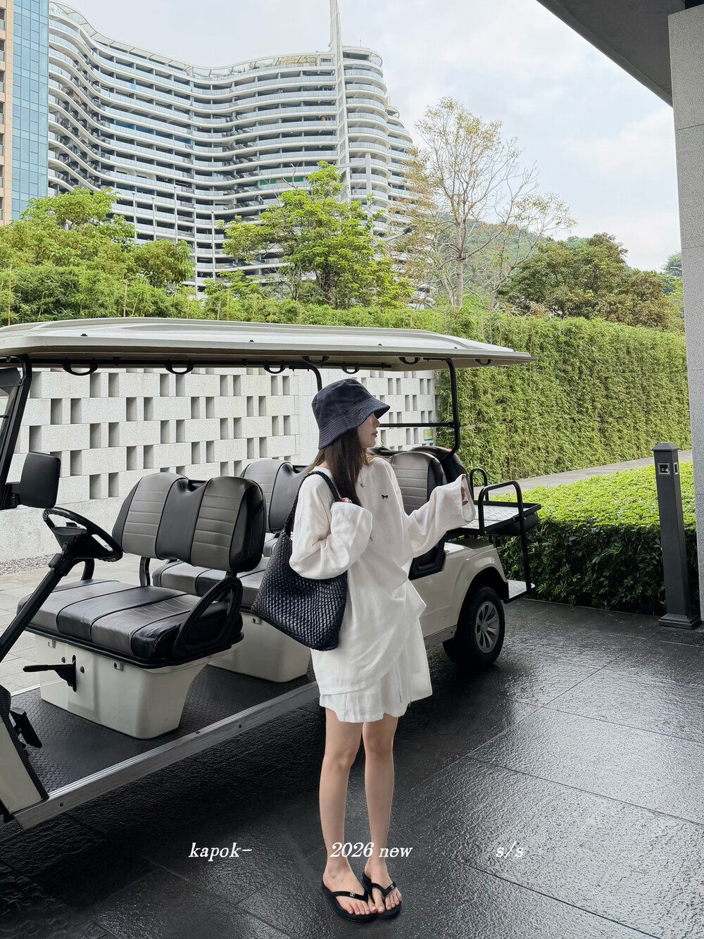Bộ hai mảnh áo chống nắng tay dài thêu ngựa nhỏ kết hợp chân váy midi cạp thun — màu trắng, Xanh da trờicolor chi tiết 26