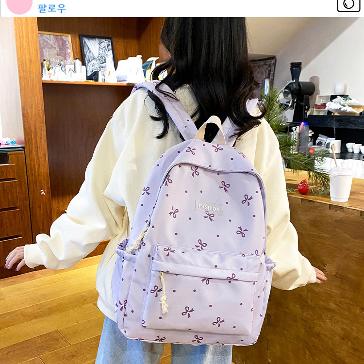Japanese-style, minimalist backpack for middle and high school students, lightweight and with large capacity, perfect for everyday use and street fashion