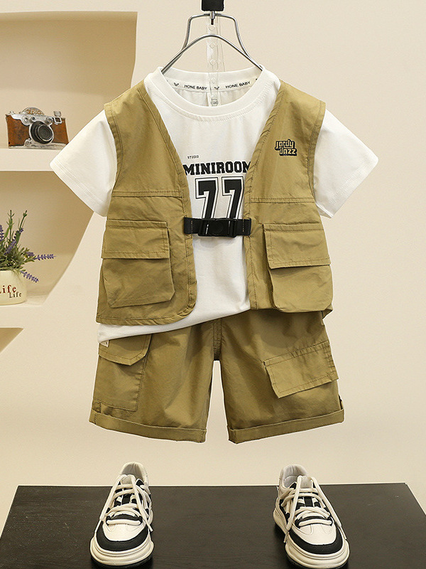 7118 Traje de verano para niños 2025 Nuevo estilo para niños Chaleco fino de manga corta Baby Fried Street Summer Traje de tres piezas