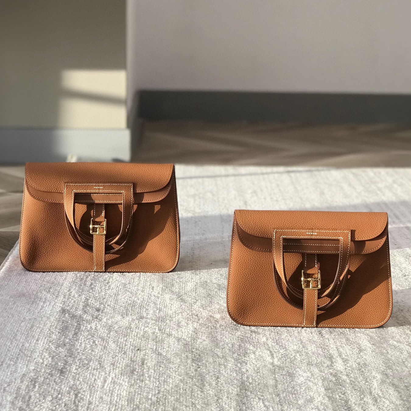 2024 New head layer cowhide briefcase and horseshoe fashion shoulder handbag envelope women's bag_voghion.com