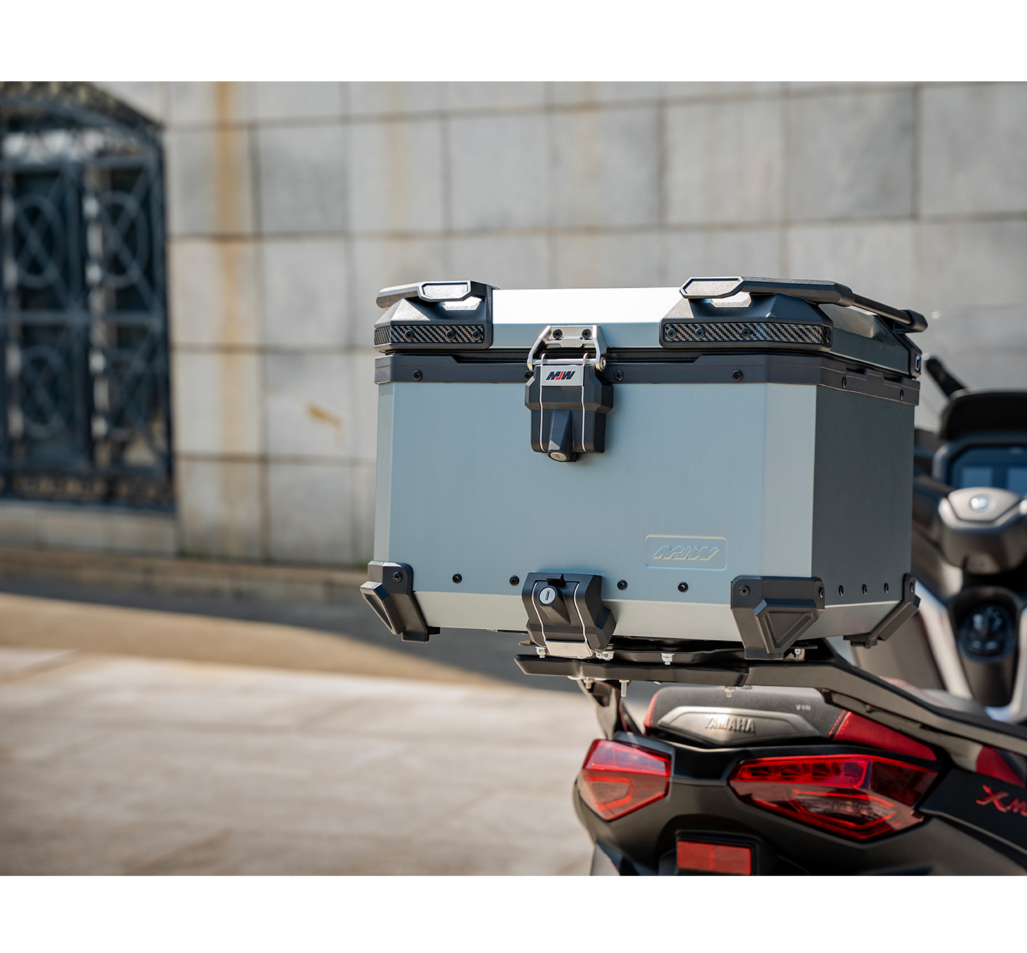 Mjw Embossed Anodized Titanium Bm Lock 45L55L Quick-Release Motorcycle Aluminum Alloy Tail Box Waterproof Trunk Storage Box