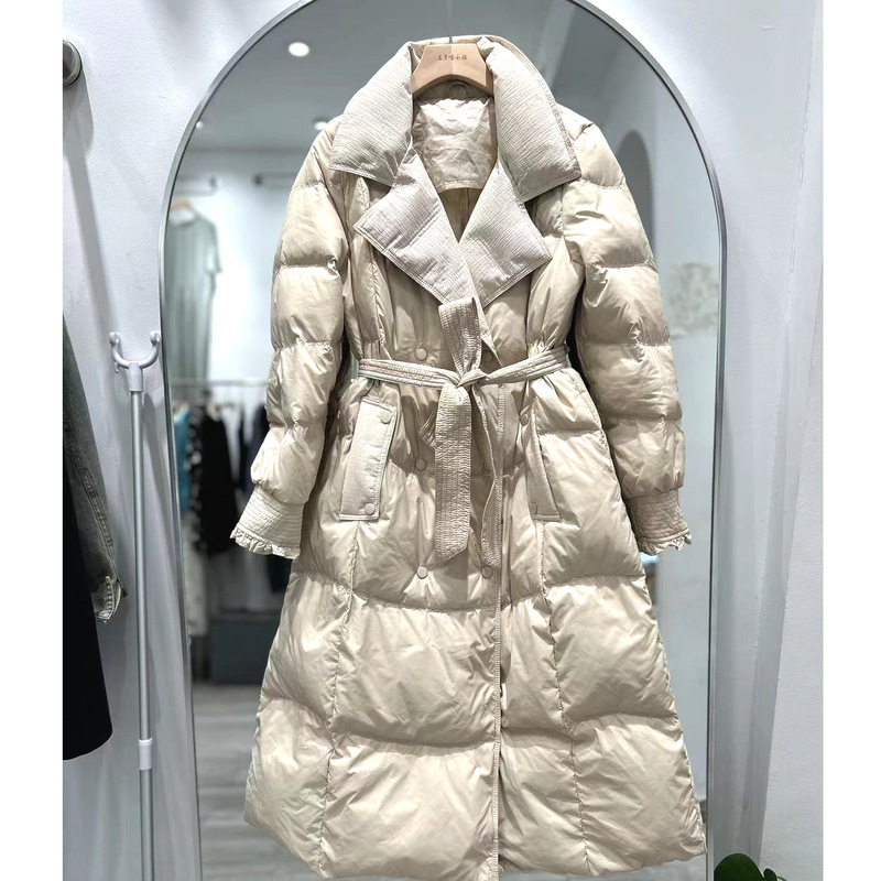 2024 European Style Long Over-The-Knee Thickened down Jacket with Cuff Lace, Slim Fit, Suit Collar, and Waist-Cinching Design