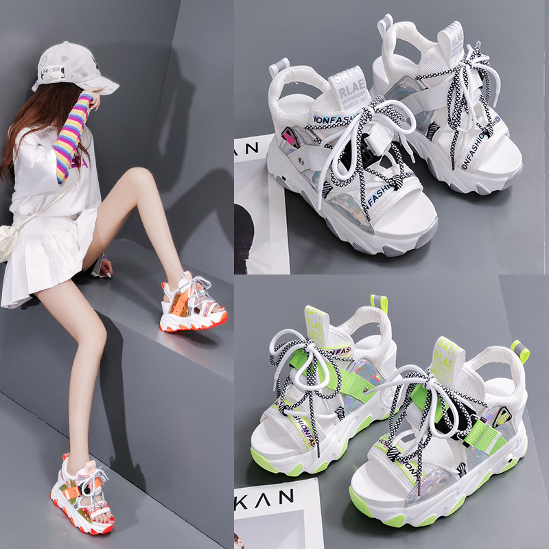 Damenschuhe 2024 Sommer Plateauriemen Low Top PU Plateausohle Fischmaul Colorblock Lässige Sandalen mit Keilabsatz_voghion.com