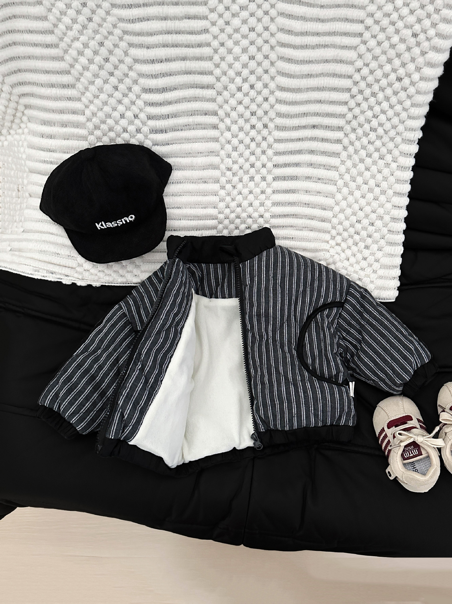 Chao Cool Baby invierno algodón nuevo chico guapo extranjero rayas de algodón intercalado grueso ropa de algodón cálida ropa de bebé