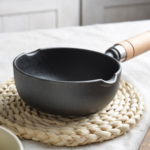New Small Happiness 13cm Cast Iron Deep Frying Pan for Egg Pancakes, Home Use Flat Pan, Universal