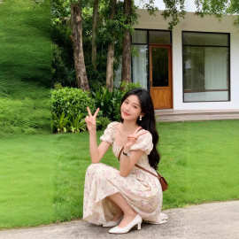 性感淑女夏天新款短袖方领辣妹姐妹装夏季休闲A字裙复古海边法式