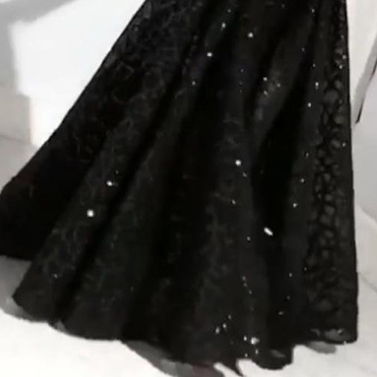 Dametøjsmodeller Slankende kjole Dame selskabskjole Sort kjole med taljelængde_voghion.com