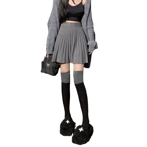 Pleated skirt women's autumn and winter  new Korean version high-waisted A-line slim design versatile knitted skirt