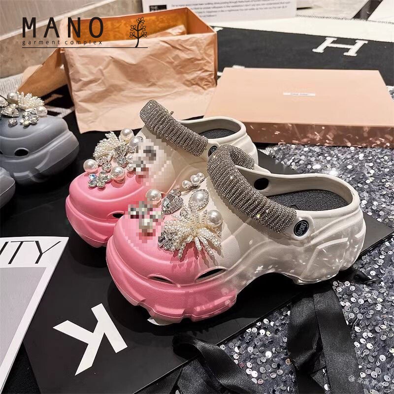Internet Celebrity Gradient Platform Thick-Soled Rhinestone Hole Shoes for Women 2025 Summer New Anti-Slip Toe-Toe Slippers