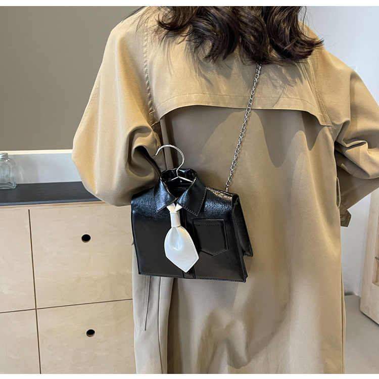 Women's Medium Pu Leather Shirt Streetwear Magnetic Buckle Crossbody Bag display picture 9