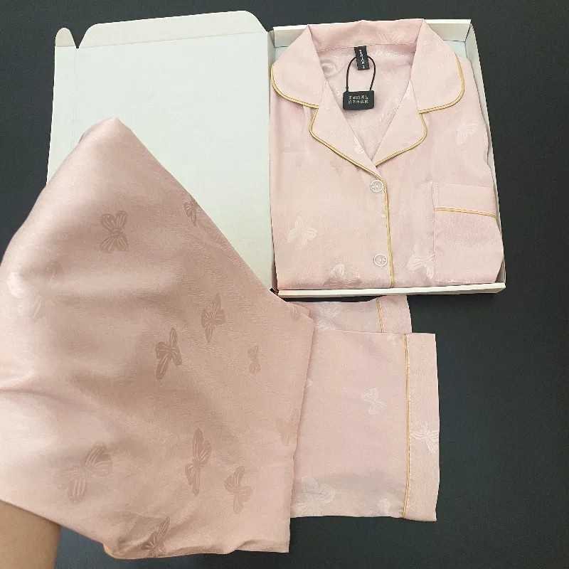 劉亦菲の同じタイプの胸のクッションのパジャマの女性のシルクの長袖のズボンの春秋は簡単で大きいブランドの家具の服のスーツを作ります。|undefined