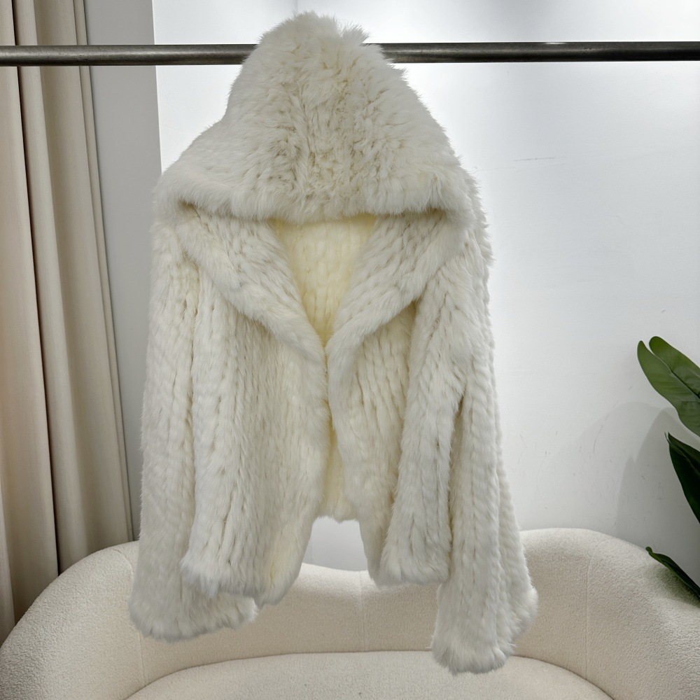 Abbigliamento da donna Nuovo autunno e inverno Criptato ispessito fatto a mano a doppia faccia tessuto con cappuccio corto in pelliccia di coniglio per le donne stile giovane_voghion.com