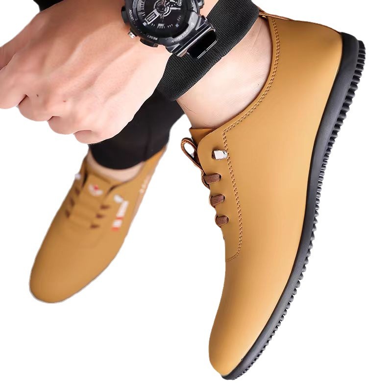 Zapatos de cuero para hombre 2024 zapatos casuales transpirables de cuero de nuevo estilo de verano, suela suave ligera, zapatos de hombre de un pedal