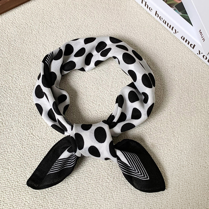 Bufandas de seda cuadrada alta sensación de 2025 nuevo estilo coreano pequeño bufandas de cuello bufandas de cuello bufandas de seda al por mayor