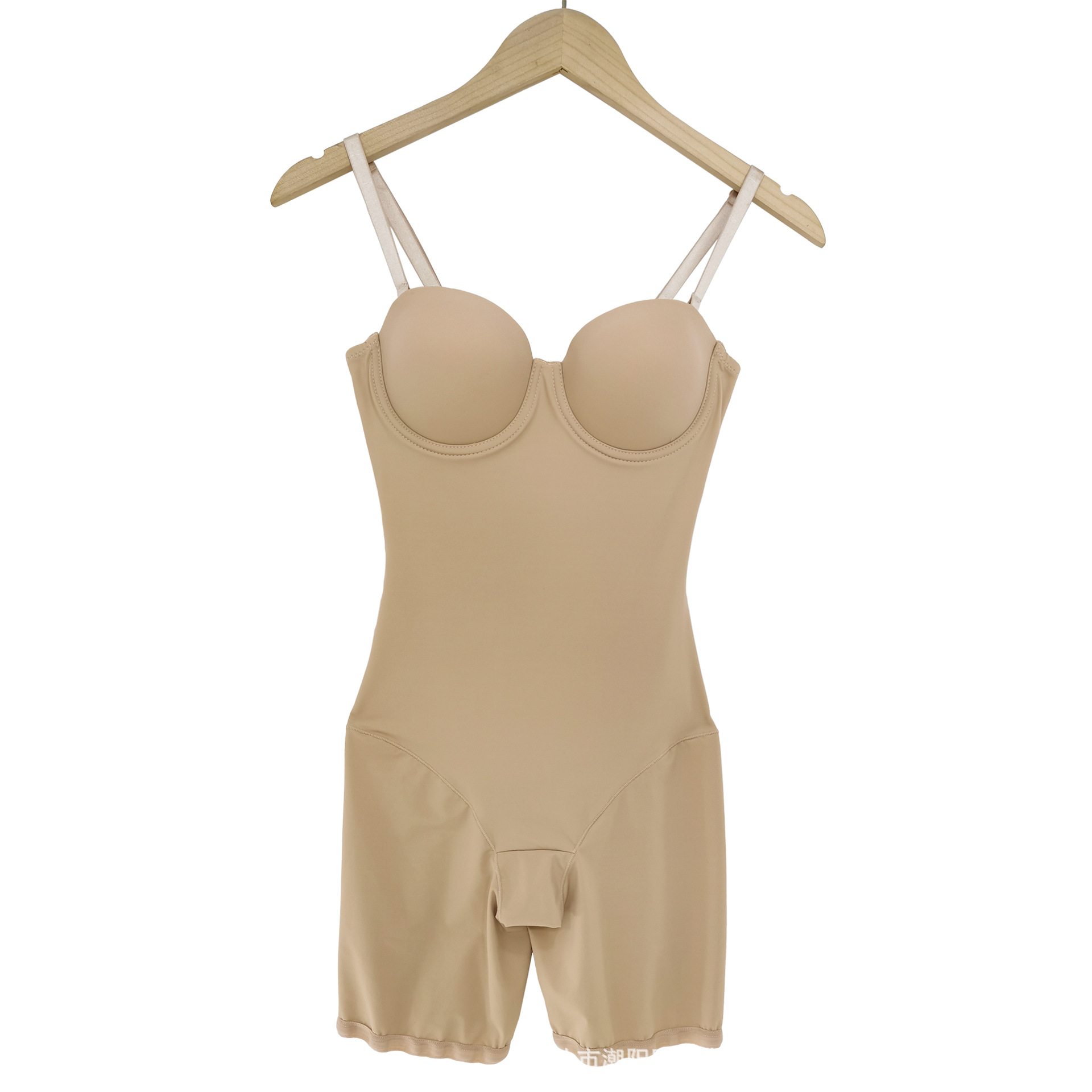 クロスボーダーのボディスーツはブラジャー調整型の美体下着を持っています。