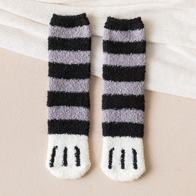 Calcetines de nieve de terciopelo de coral de terciopelo de fábrica calcetines de otoño e invierno calcetines de media pantorrilla de mujer garra de gato lindo grueso piso cálido calcetines de mujer