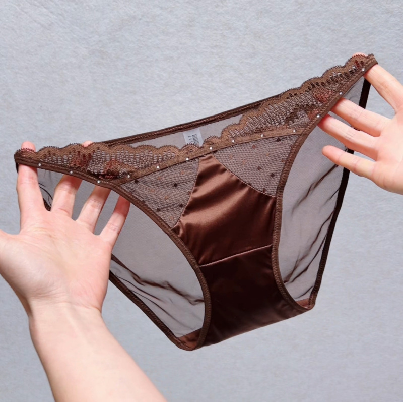 Lace Japanese-Style Mesh Patchwork Panties Trendy Fashion Sparkling Rhinestone T-Pants Sexy Alluring Youthful Hot Cute Triangle Briefs
