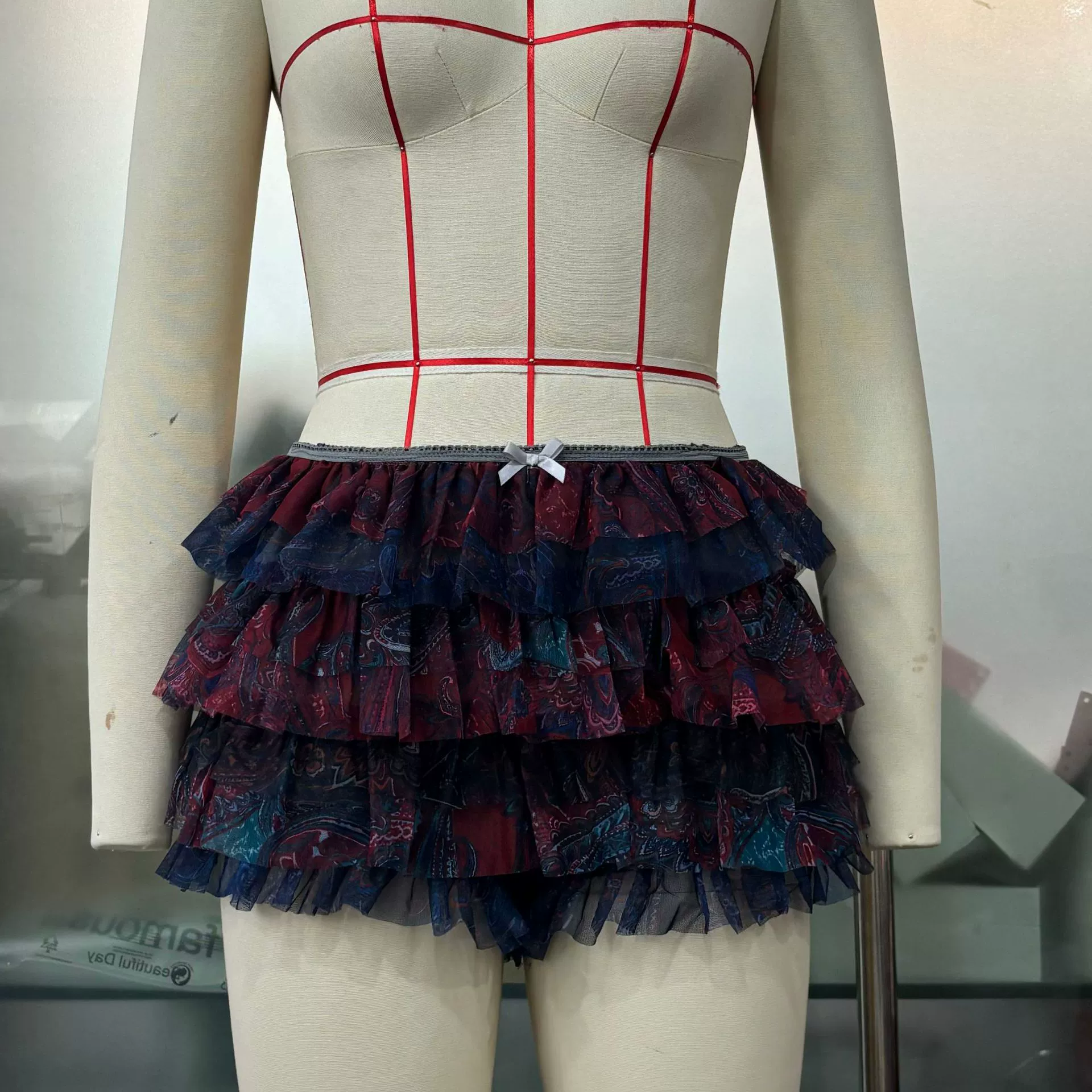 Cute trousers, sexy shorts, Lolita style, European style