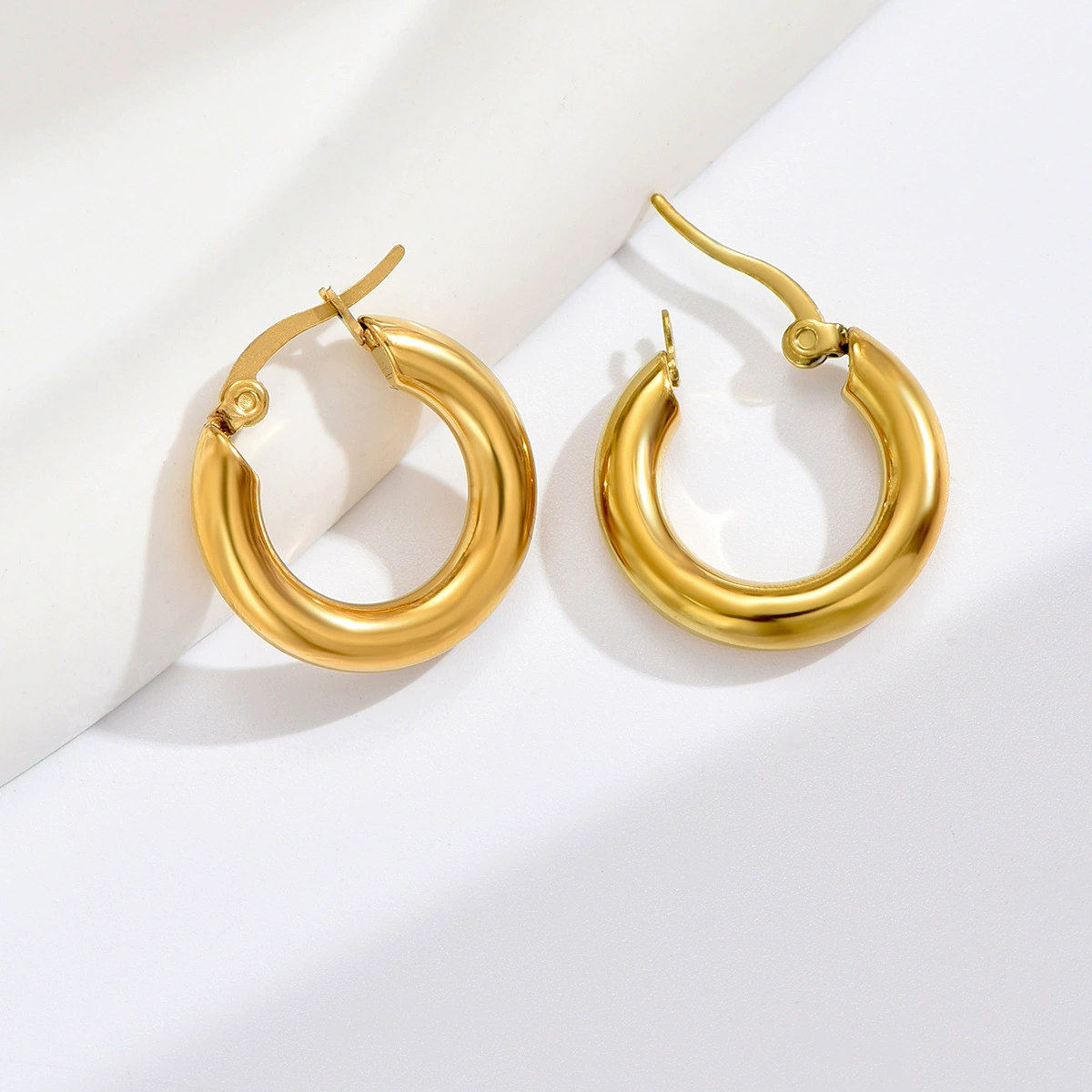 Fashionable high quality brand sophisticated universal earrings stainless steel