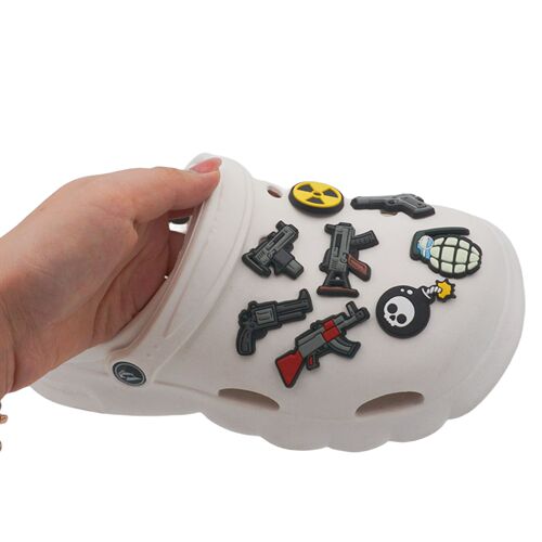 Cross-border new cartoon-style gun-shaped bomb hole hole shoes accessories DIY shoe decorations for men, shoe buckles shoe flowers and clips