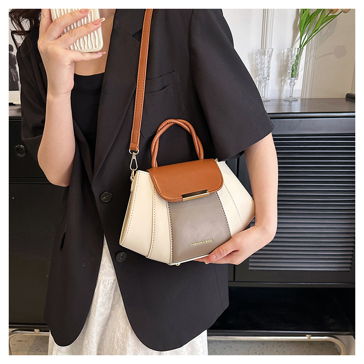 577g Weight Polyester Lining Material Zipper Closure Type Single Shoulder Strap Strap Type Crossbody Bag Bags Type Casual, Daily Occasion Pu Leather Material Color Block Pattern All Seasons Season Women's Gender Streetwear Style Square Shape Medium Size Women's Medium Pu Leather Color Block Streetwear Square Zipper Crossbody Bag 8