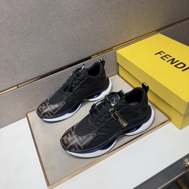 New European style light luxury fashion casual shoes, lightweight, breathable, comfortable sports shoes, versatile and stylish thick-soled running shoes for men
