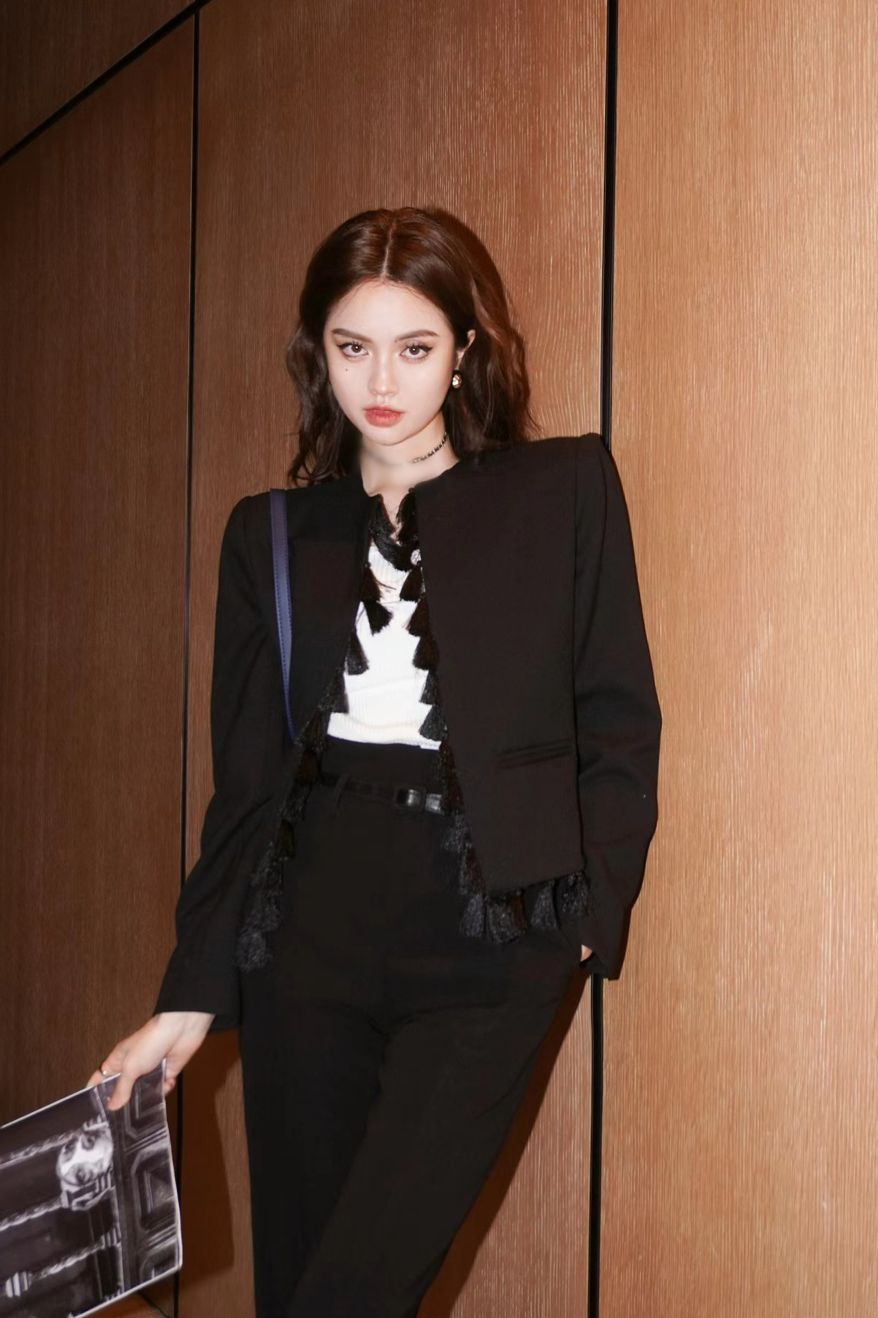 Elite spring black classic retro suit