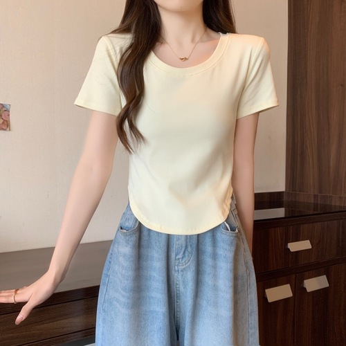 Lingerie-inspired summer T-shirt for women with a sexy, pure desire style, featuring a tight fit, short sleeves, a straight-to-shoulder design, and an arched hem.