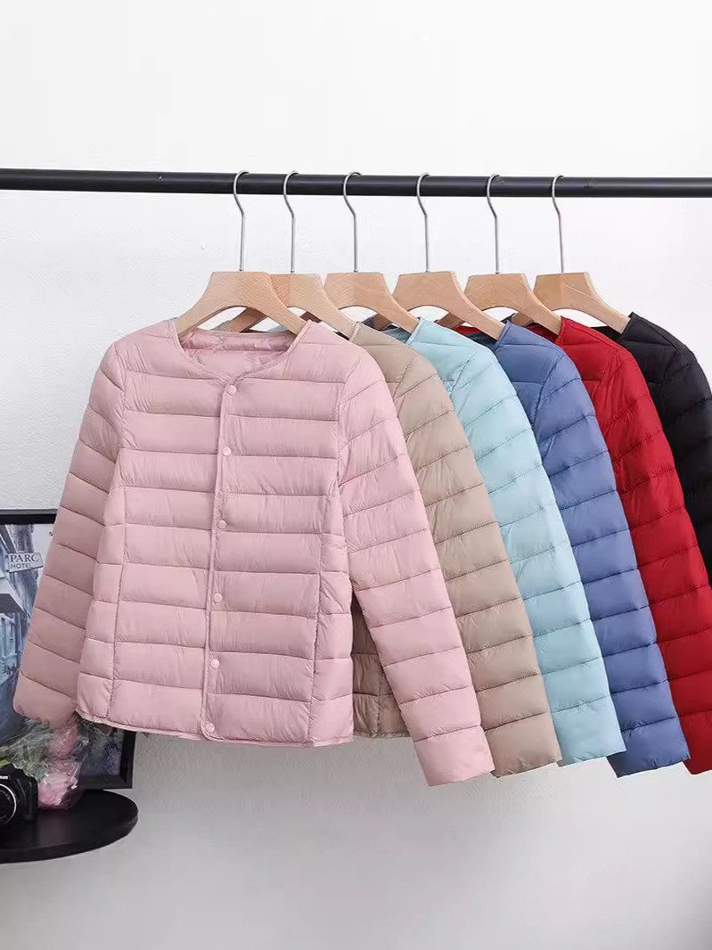 Light and thin short down jacket with down