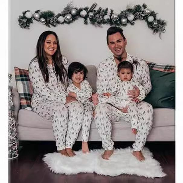 thumbnail image 3 of 2024 Conjunto de pijamas estampados de manga larga y cuello redondo para padres e hijos, nuevo hogar familiar navideño europeo y americano, 3 of 5