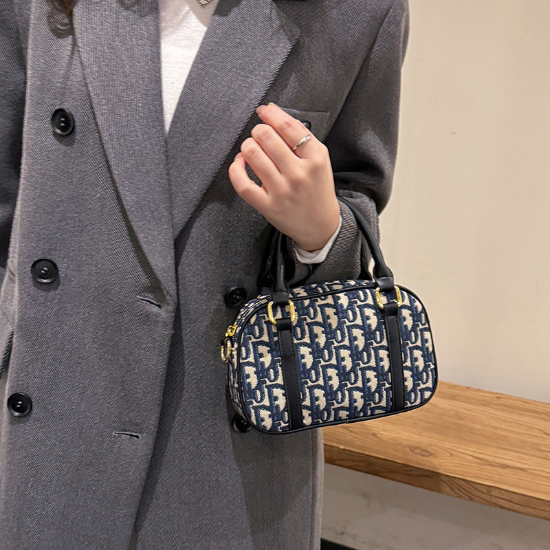 Crossbody Bag Printed Bowling Bag Twill Jacquard Shoulder Messenger Bag Handbag Large Capacity Western Style Tote Bag Crossbody Bag Printed Bowling Bag Twill Jacquard Shoulder Messenger Bag Handbag Large Capacity Western Style Tote Bag