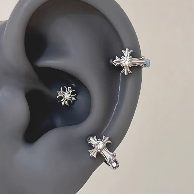 Vintage classic cross pattern ear bone stud, mini compact and exquisite screw-in conch stud, niche diamond-studded earrings for women