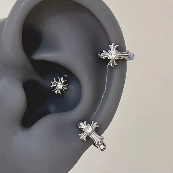 Vintage classic cross pattern ear bone stud, mini compact and exquisite screw-in conch stud, niche diamond-studded earrings for women
