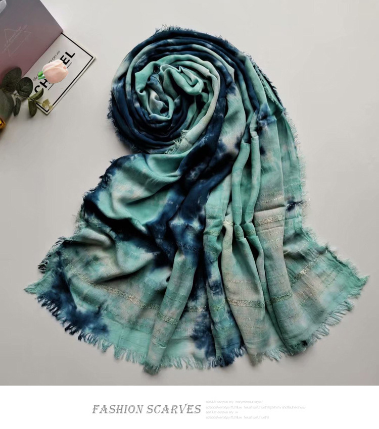 New Ethnic Style Handmade Tie-dyed Scarf Gold And Silver Silk Artificial Cotton Blended Shawl Autumn Thin Scarf display picture 1