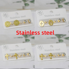 ��ɫ����ֶ�����װ��Լʮ�ּ��������ŷ����ʱ�ж���Ů��Ʒ����
