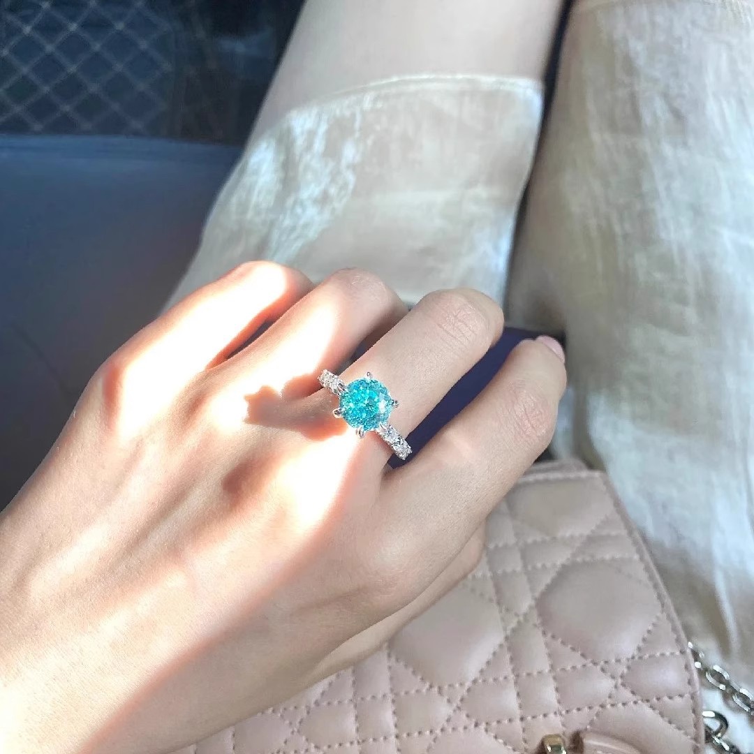 Designerring med grön diamant för damer lyxig mode_voghion.com