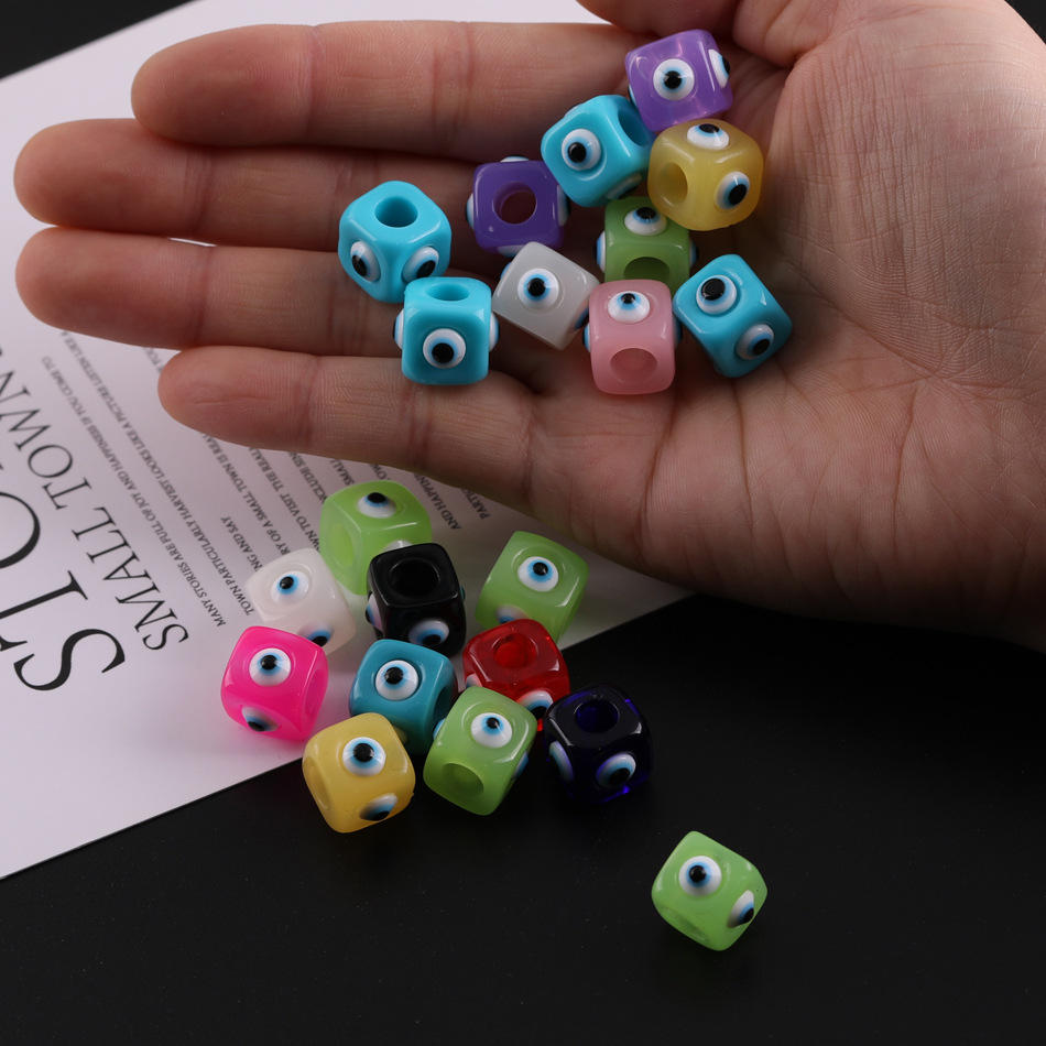 Ojos del diablo de agujeros transfronterizos cuadrados cuentas DIY hechas a mano brazalete de cuentas llaveros accesorios accesorios materiales