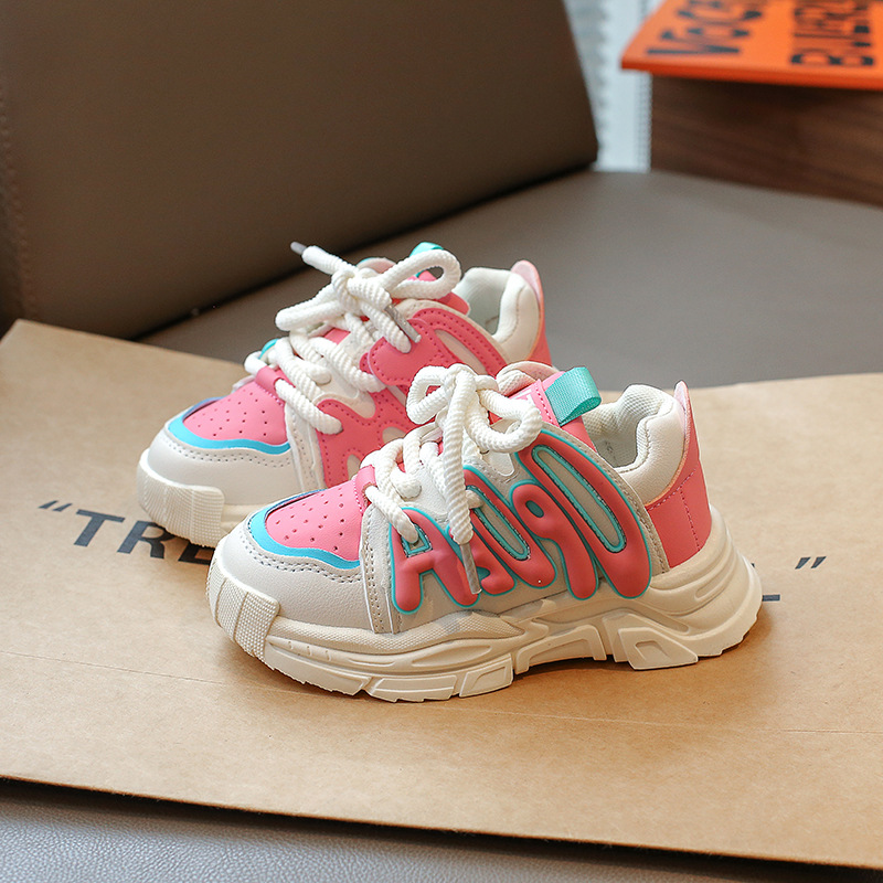 Zapatos para niños Otoño e Invierno zapatillas de deporte para niñas zapatos para niños zapatos de papá para niños letras de estilo coreano zapatos para correr para niños medianos y grandes de fondo suave