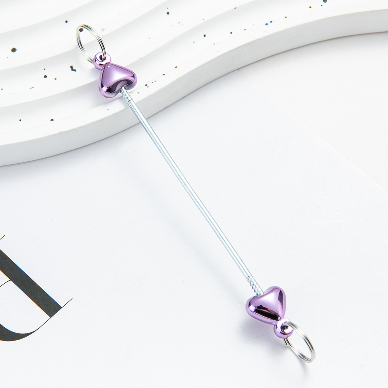 Spot bride love con cuentas accesorios colgantes accesorios de llavero con cuentas creativas accesorios de plástico con cuentas