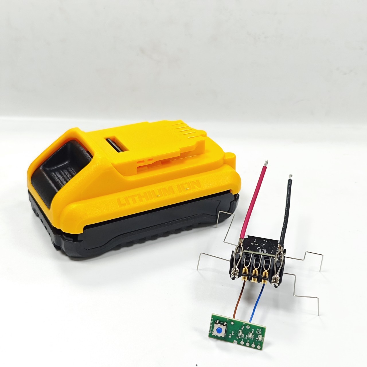 适用得伟20v18V电动工具锂电池套料外壳21700芯5芯配208高质量板