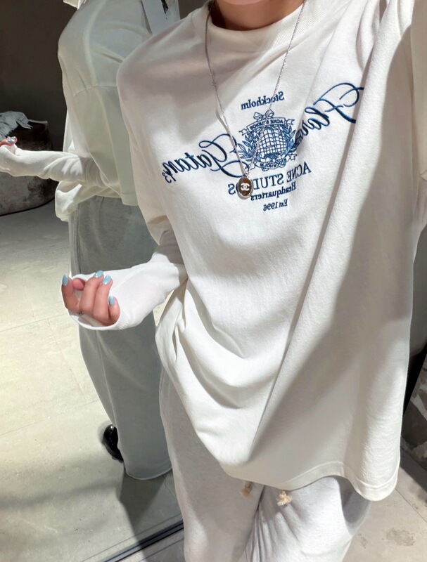 Real shot 26ss 1996 logo embroidered loose long-sleeve T-shirt, unisex, white round neck, faux two-piece Real shot 26ss 1996 logo embroidered loose long-sleeve T-shirt, unisex, white round neck, faux two-piece